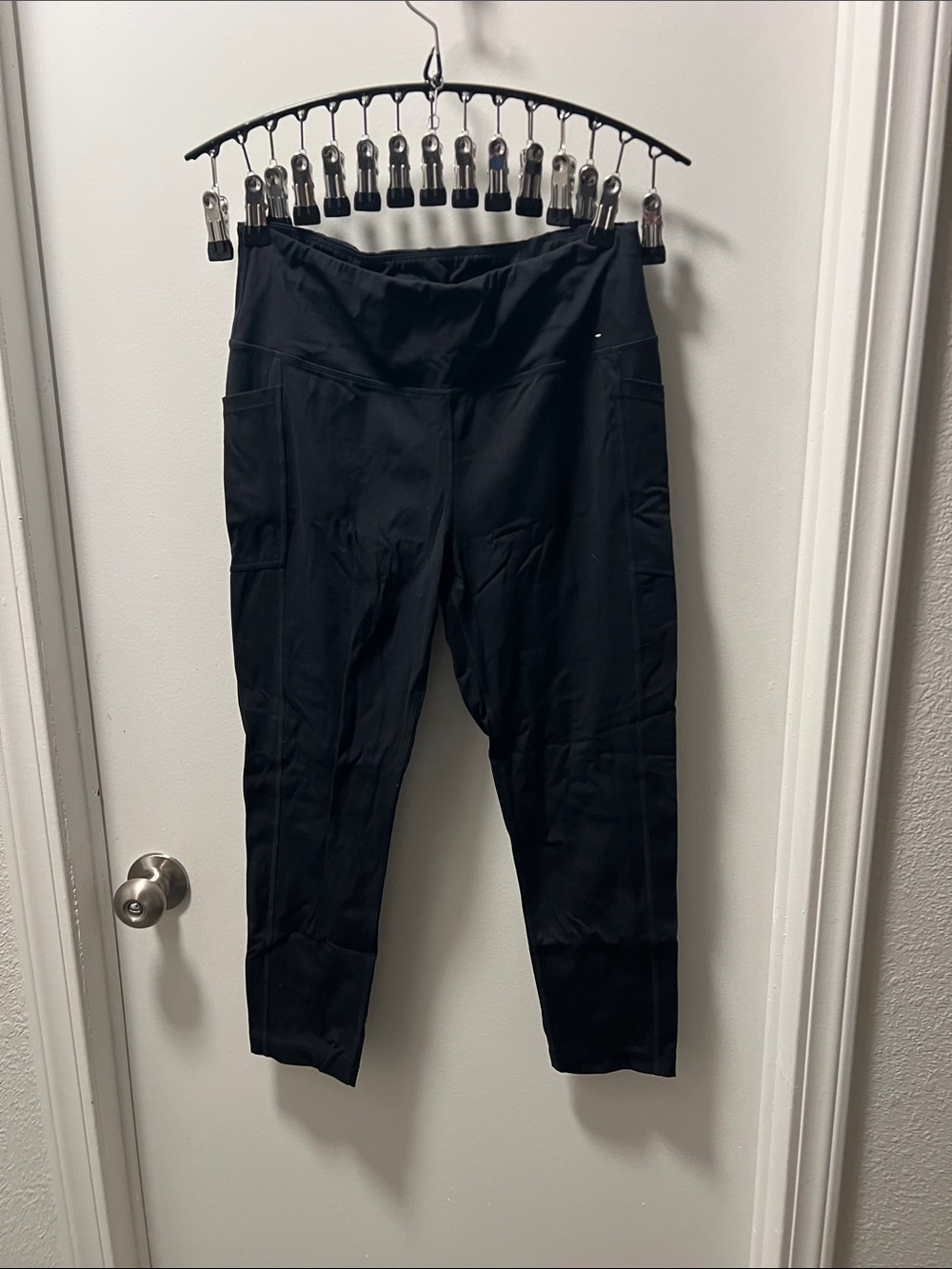 Mondetta Black Kids Performance Leggings with Side Pockets